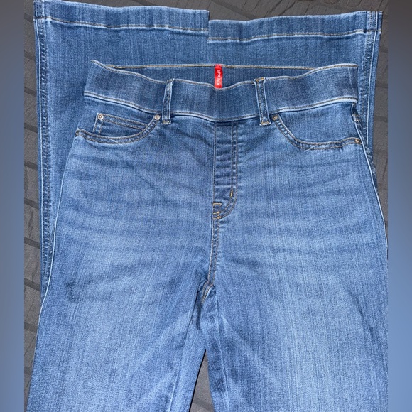 Spanx Shape EveryWear Flare Jeans size Small in Vintage Indigo - Picture 1 of 5